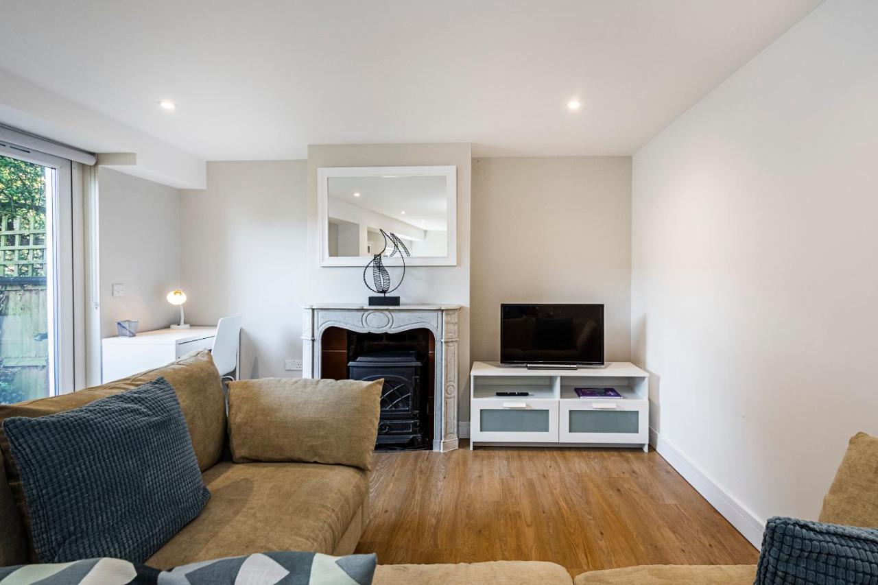 South Woodford 2 Bed En-Suite House Londra Exterior foto