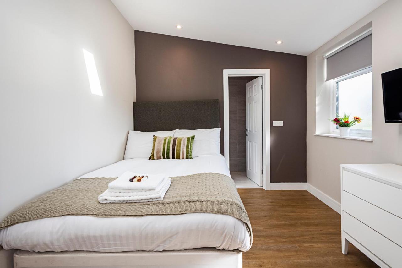 South Woodford 2 Bed En-Suite House Londra Exterior foto