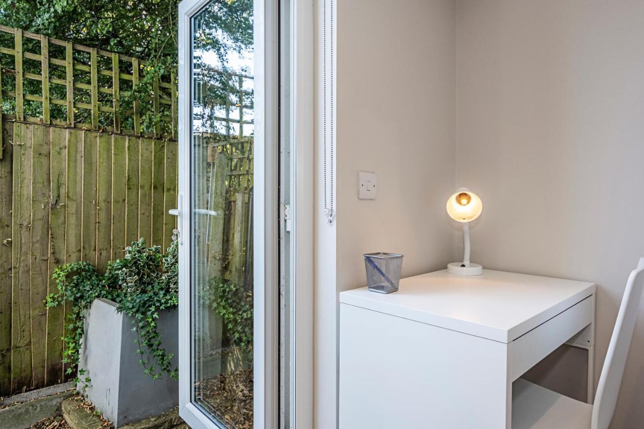 South Woodford 2 Bed En-Suite House Londra Exterior foto